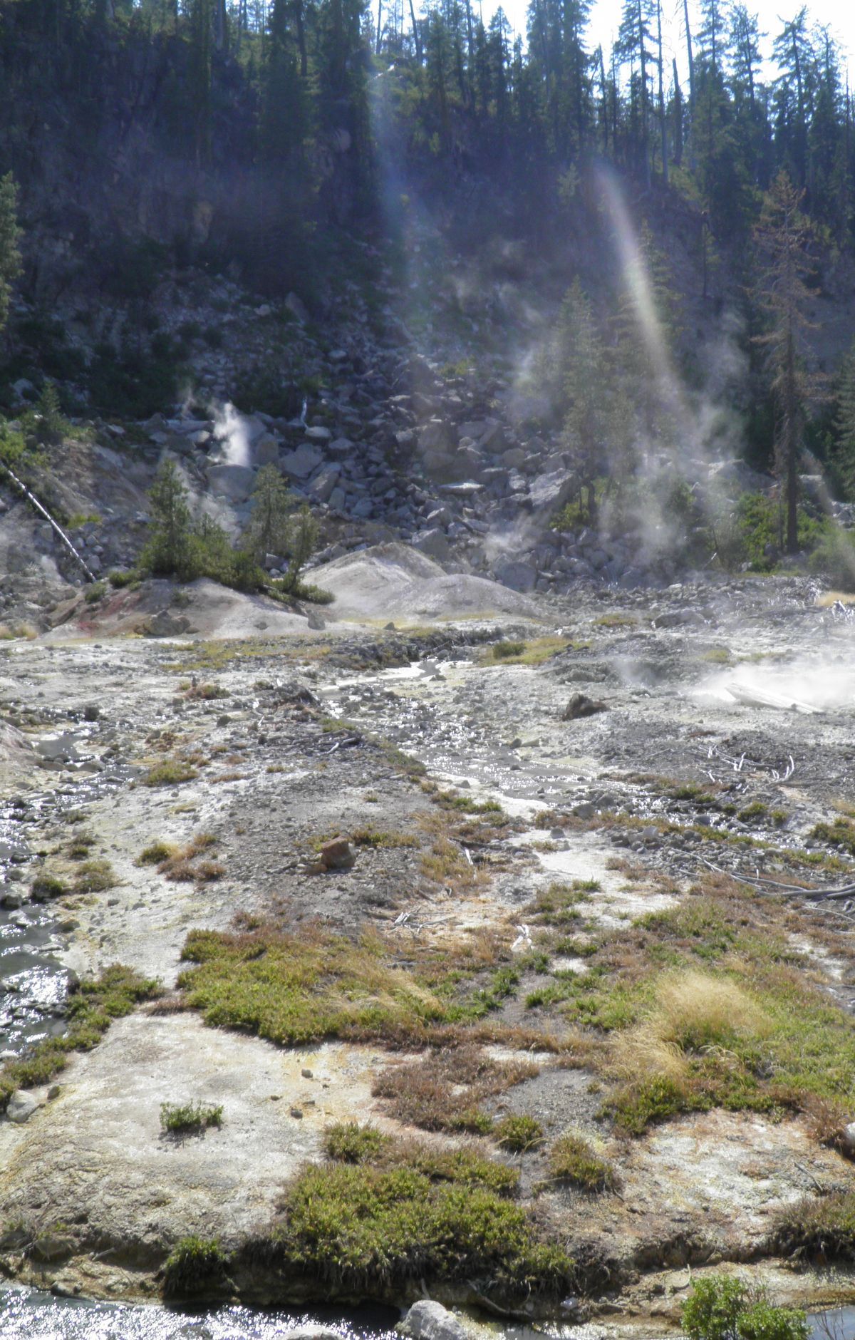 Warner Valley: Boiling Springs Lake and Devils Kitchen, Lassen Volcanic National Park