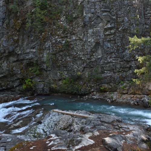 Agnes Gorge Trail