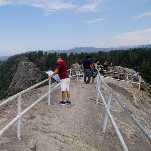 Moro Rock Trail