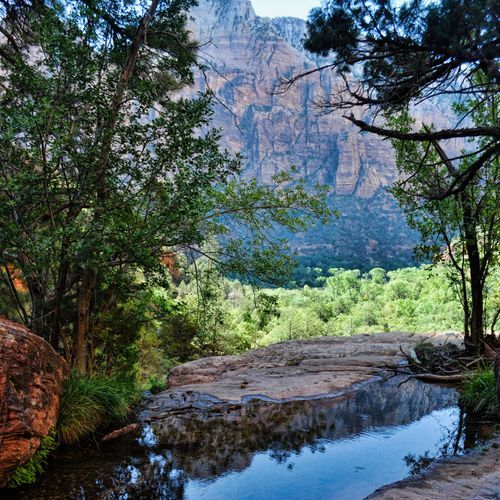 Middle Emerald Pool