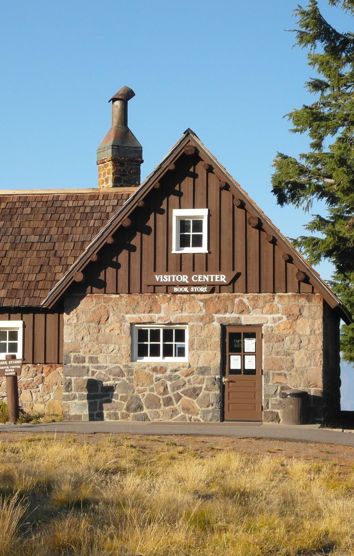 Rim Village Promenade and Historic Rustic Architecture, Crater Lake National Park