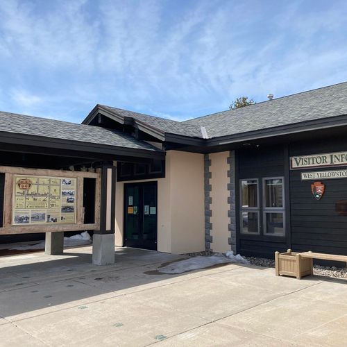 West Yellowstone Visitor Information Center (NPS Desk)
