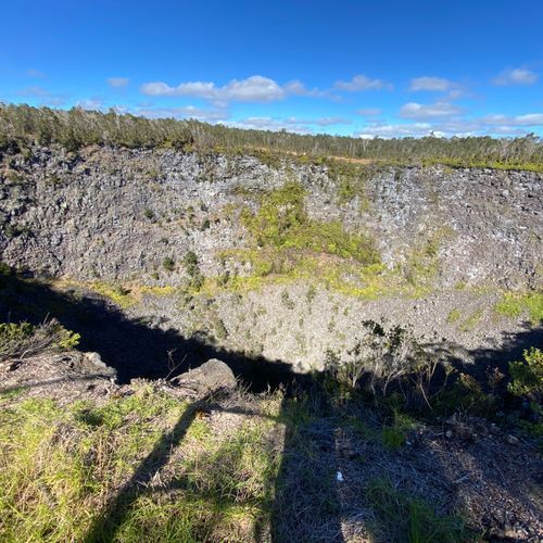 Ko'oko'olau Crater