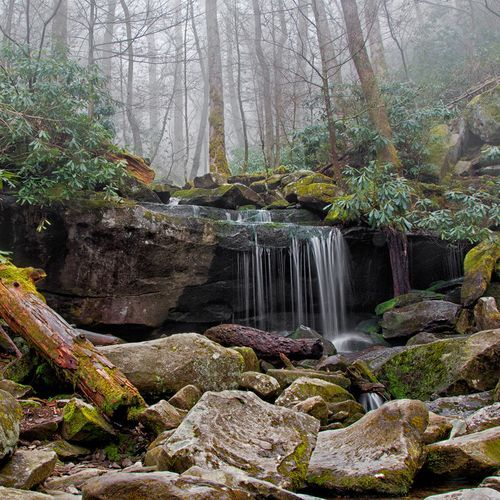 Rainbow Falls Trail