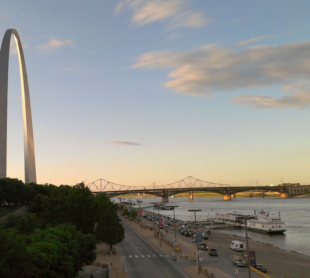 Paddlewheel Riverboat Cruises on the Mississippi, Gateway Arch National Park