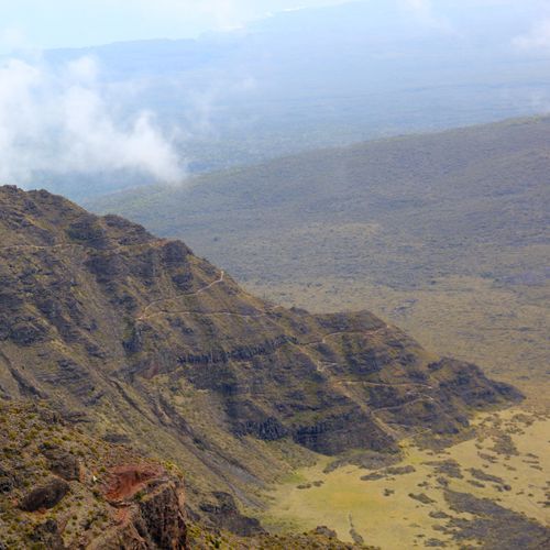 Leleiwi Overlook Trail