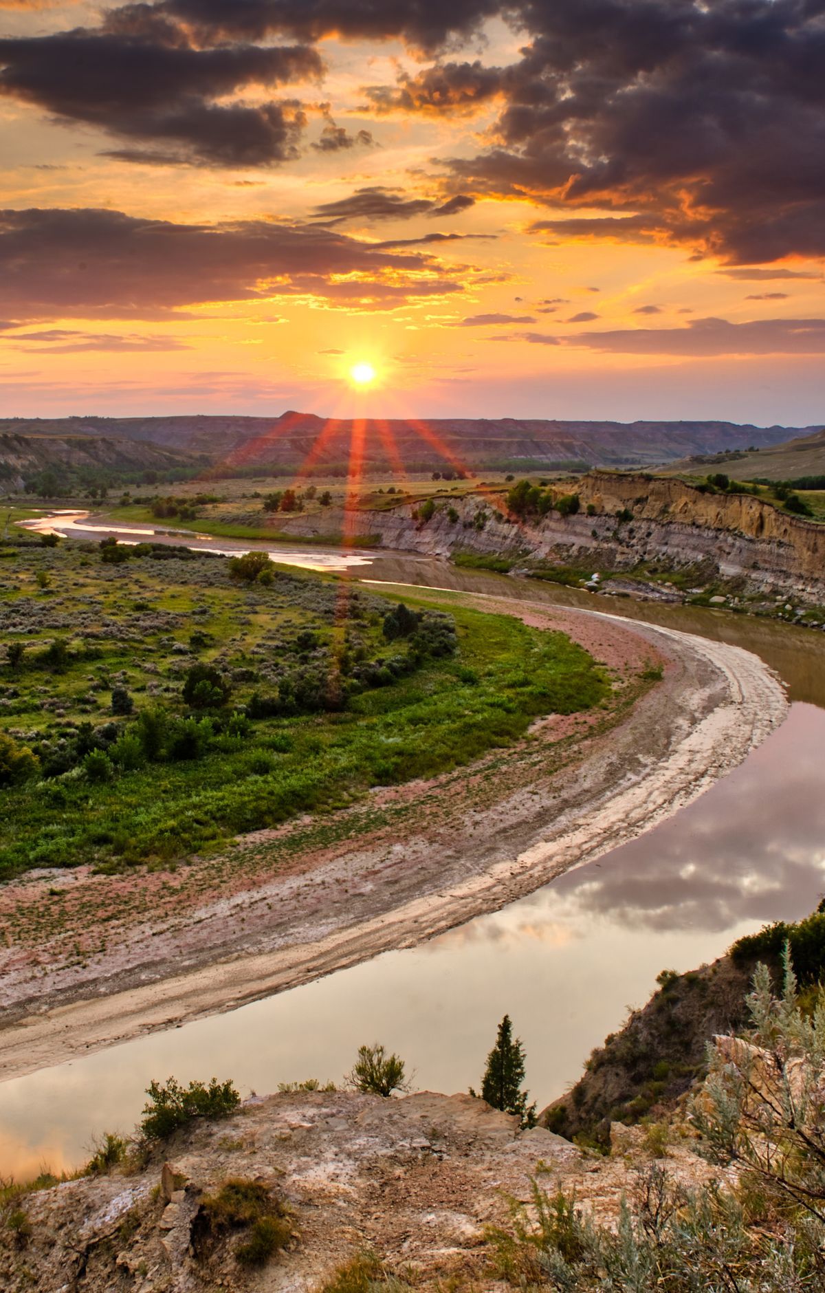 North Unit Scenic Drive: Concretions to Oxbow, Theodore Roosevelt National Park