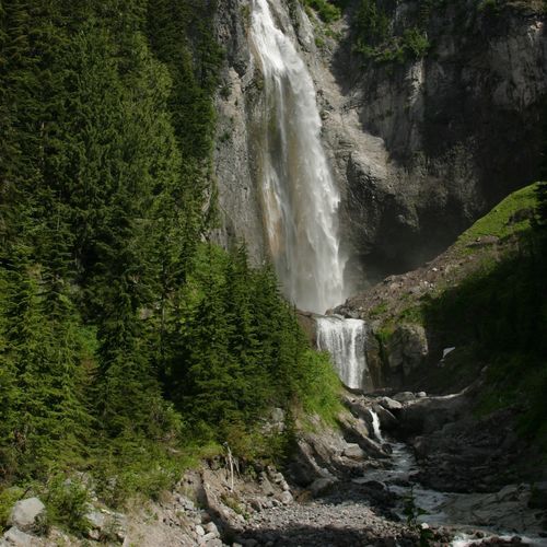 Comet Falls Trail