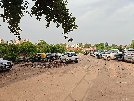Sadar Bazar Parking Gurgaon - Photo 3