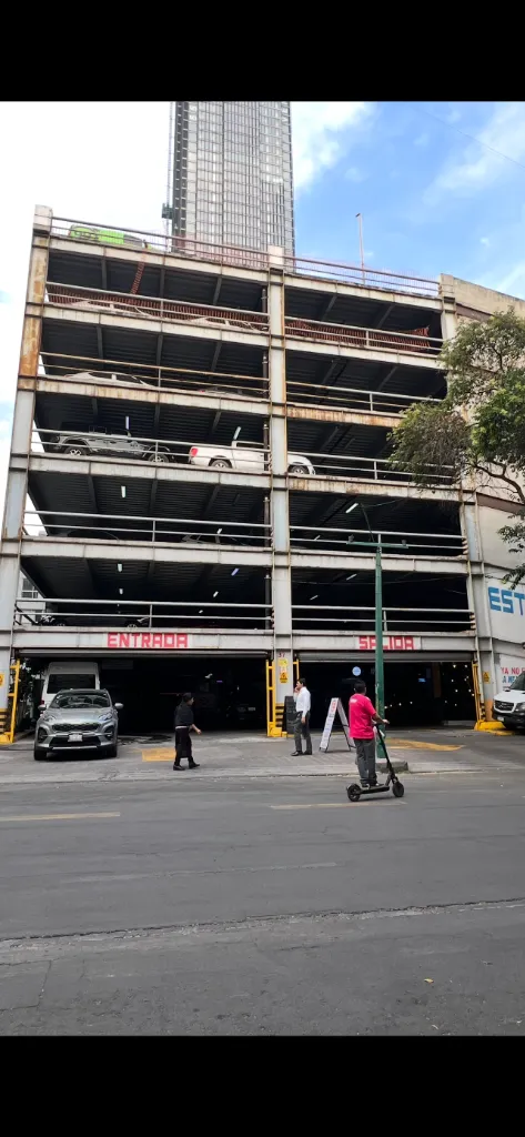 Imagen del estacionamiento 2