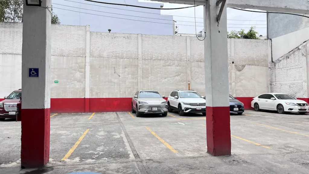 Imagen del estacionamiento 2