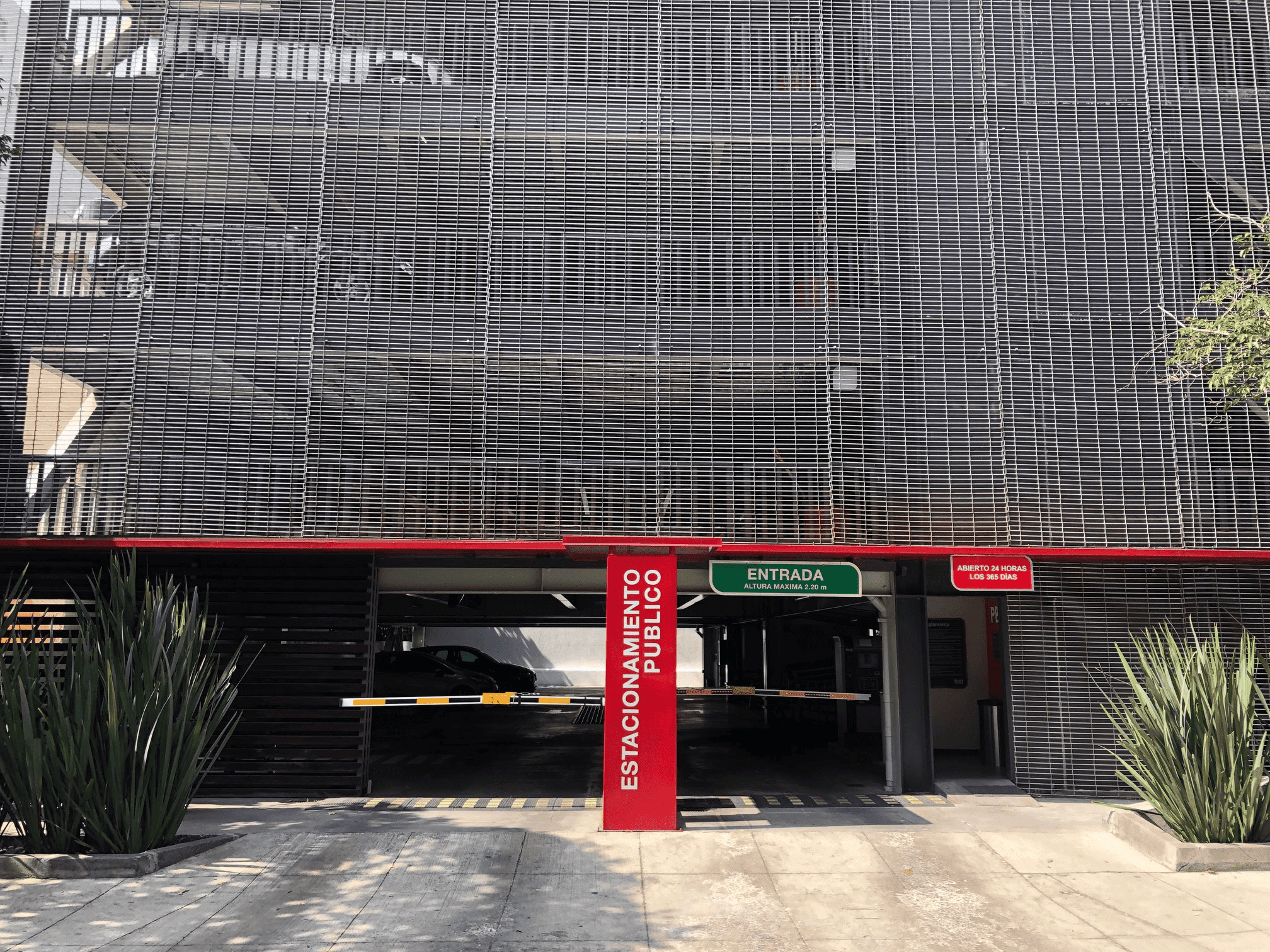 Imagen del estacionamiento 2