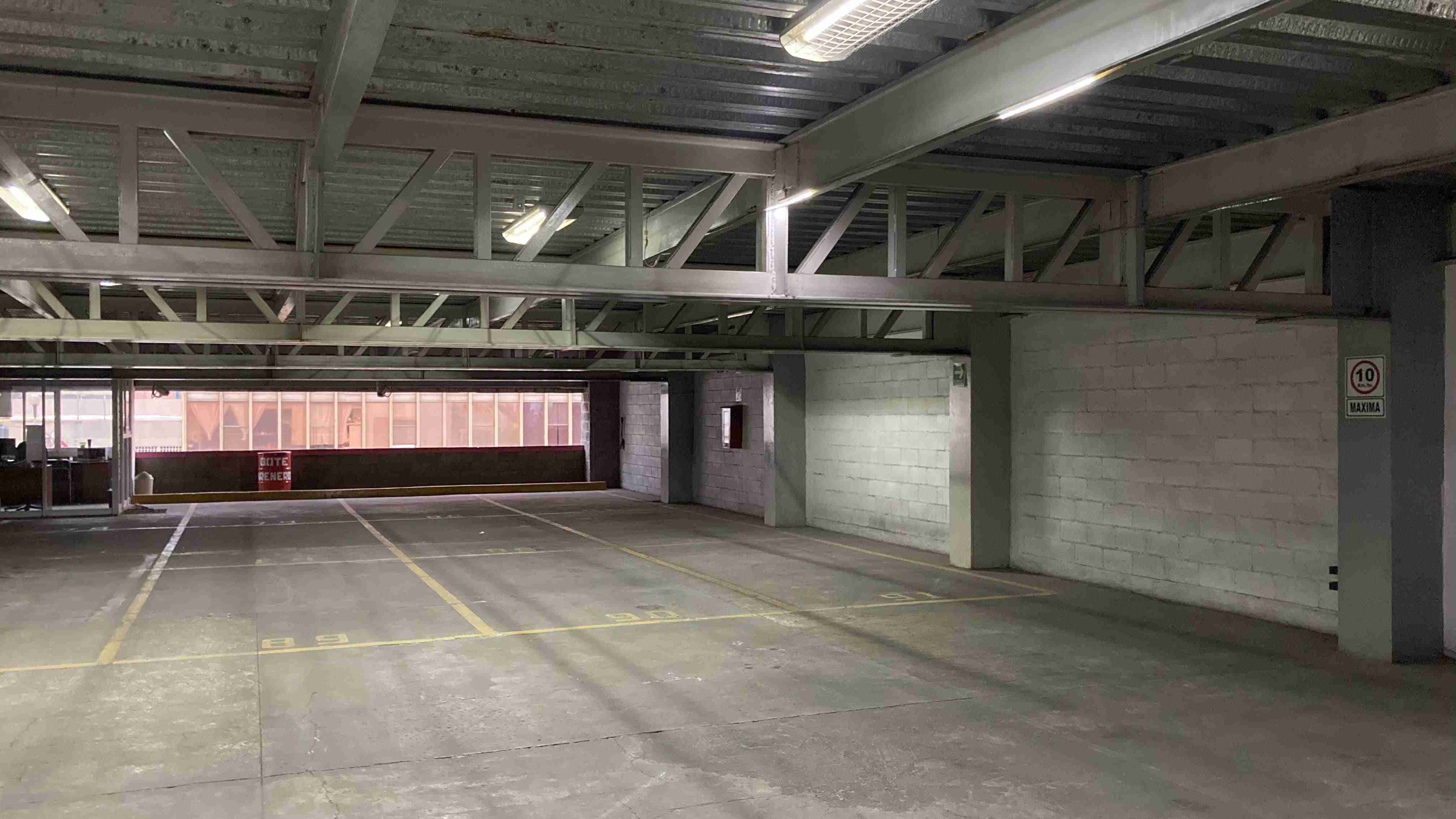 Imagen del estacionamiento 2