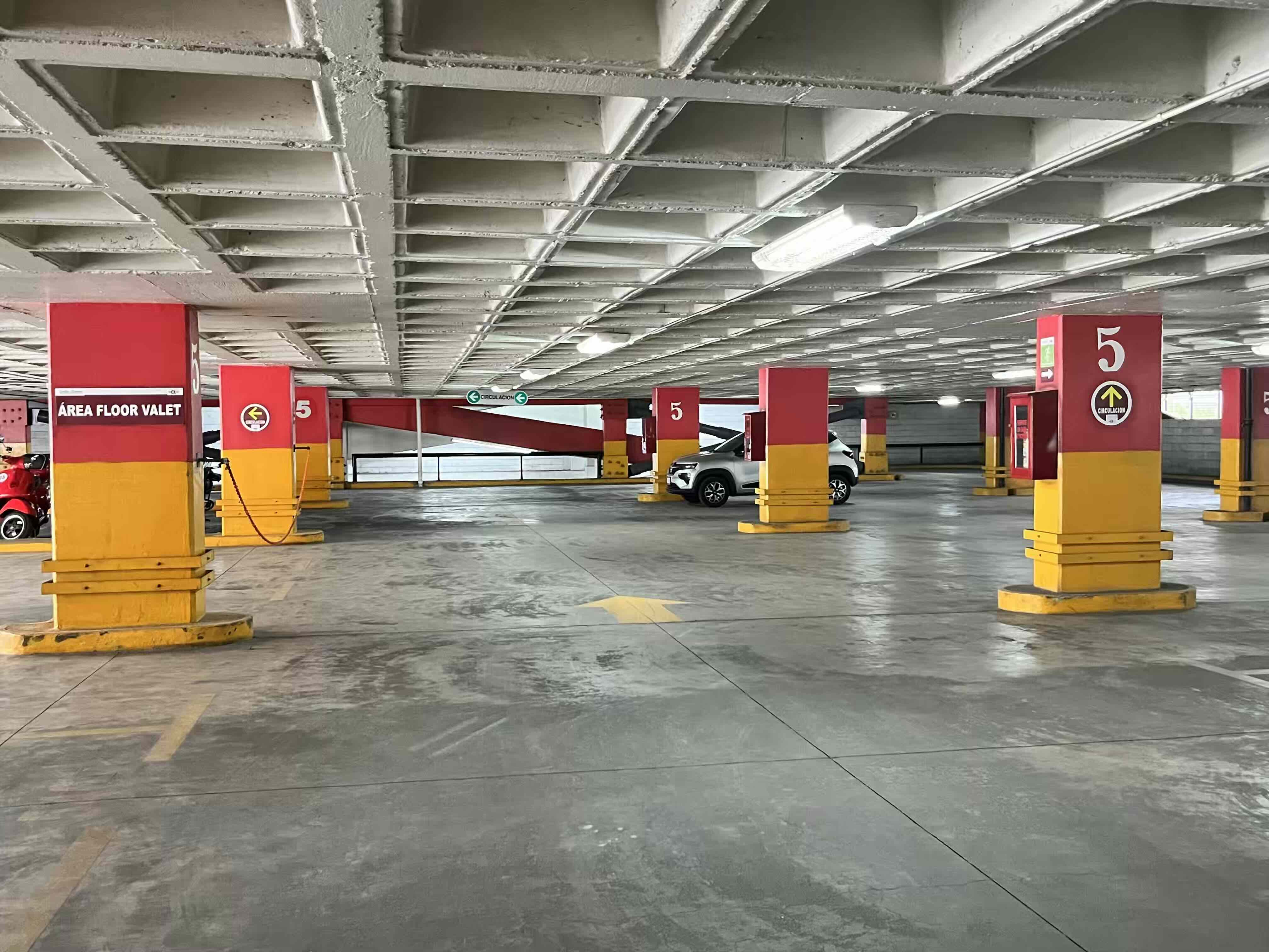 Imagen del estacionamiento 2