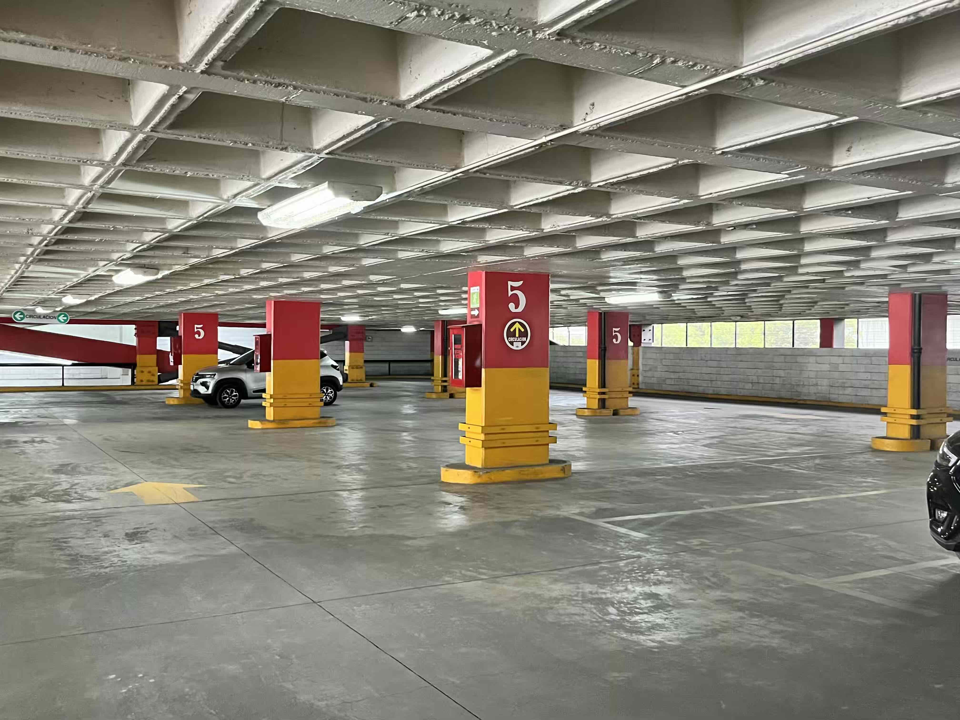 Imagen del estacionamiento 3