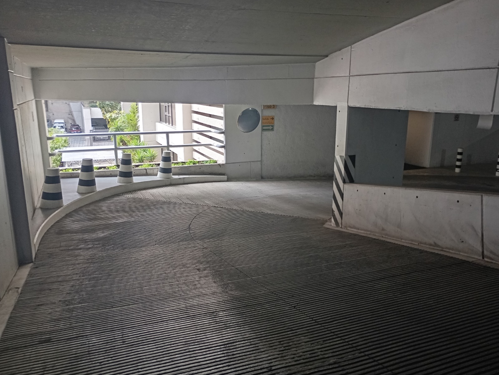 Imagen del estacionamiento 3