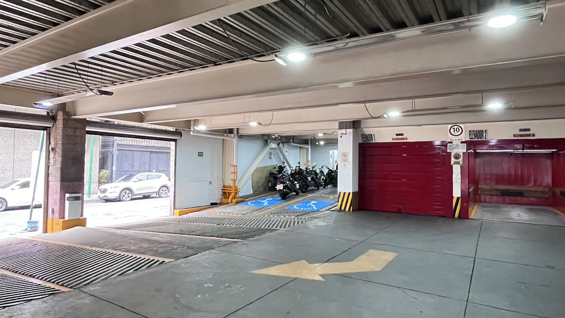 Imagen del estacionamiento 2