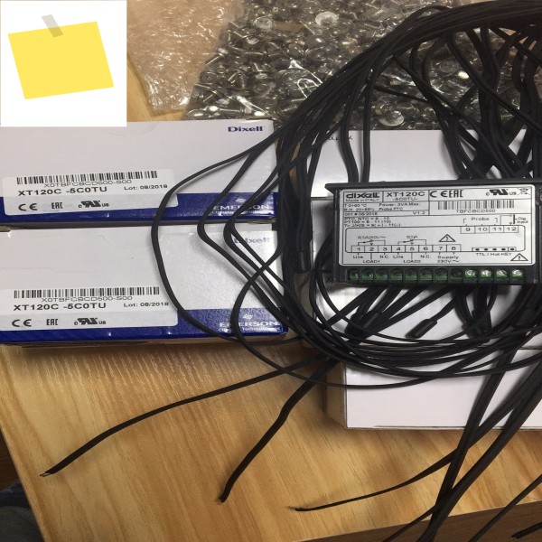 XR60CX-5N0C1XR60CX-5R0C1XR60C-4N1F1 이탈리아 딕셀 온도 조절기 제품 이미지