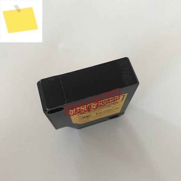 Baumer Displacement Sensor CH-8501 OHDM 13N6901S35A 제품 이미지