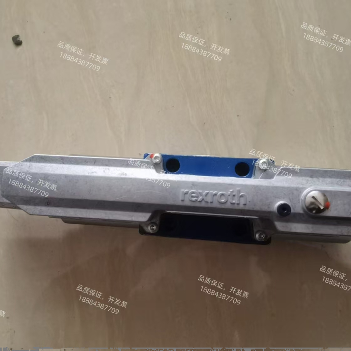 Rexroth 비례 밸브 4WREE10E50-3X/V/24A1 R901572019가 재고 있습니다 제품 이미지