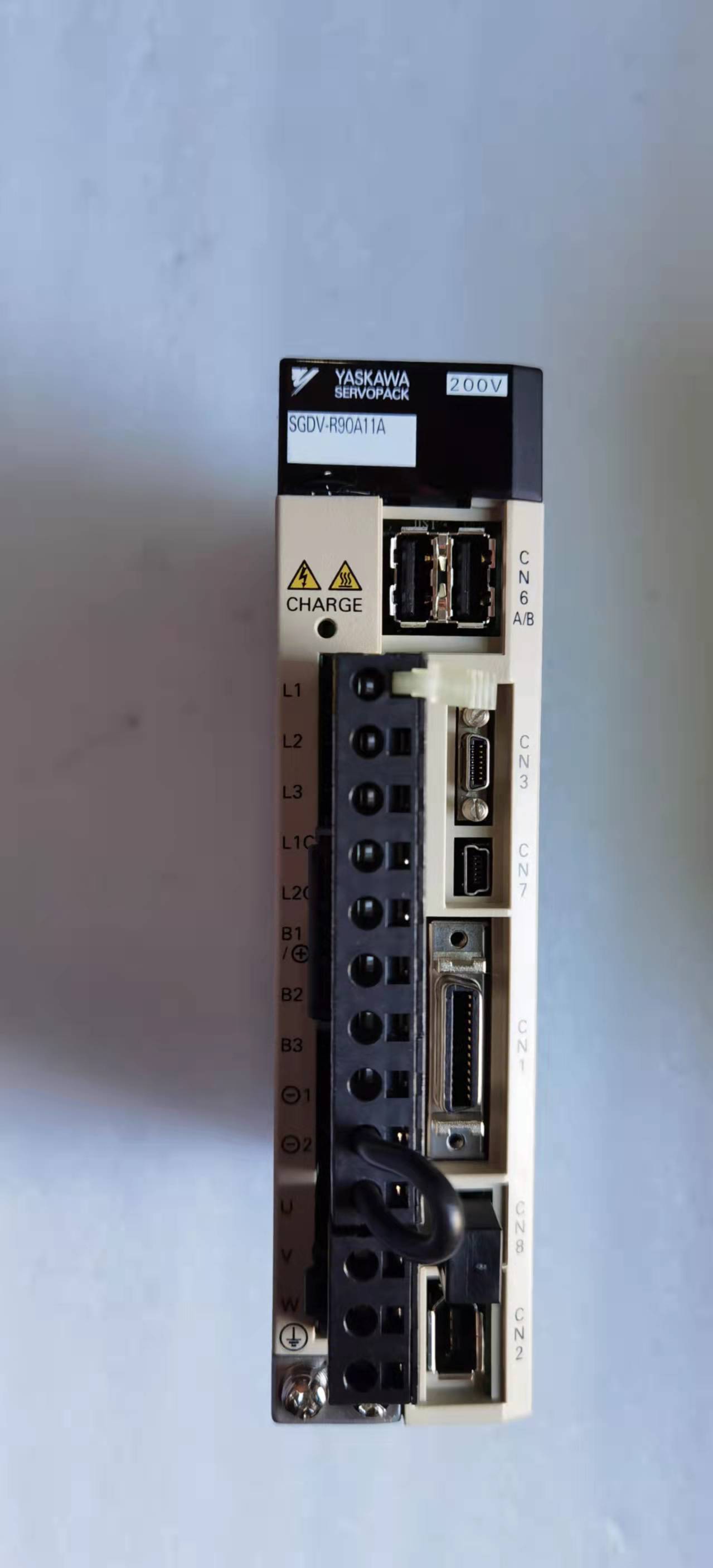 야스카와 드라이브 SGDV-R90A01A/1R6A01A/2R8A01A/1R6A01B/2R8A01B002000 제품 이미지