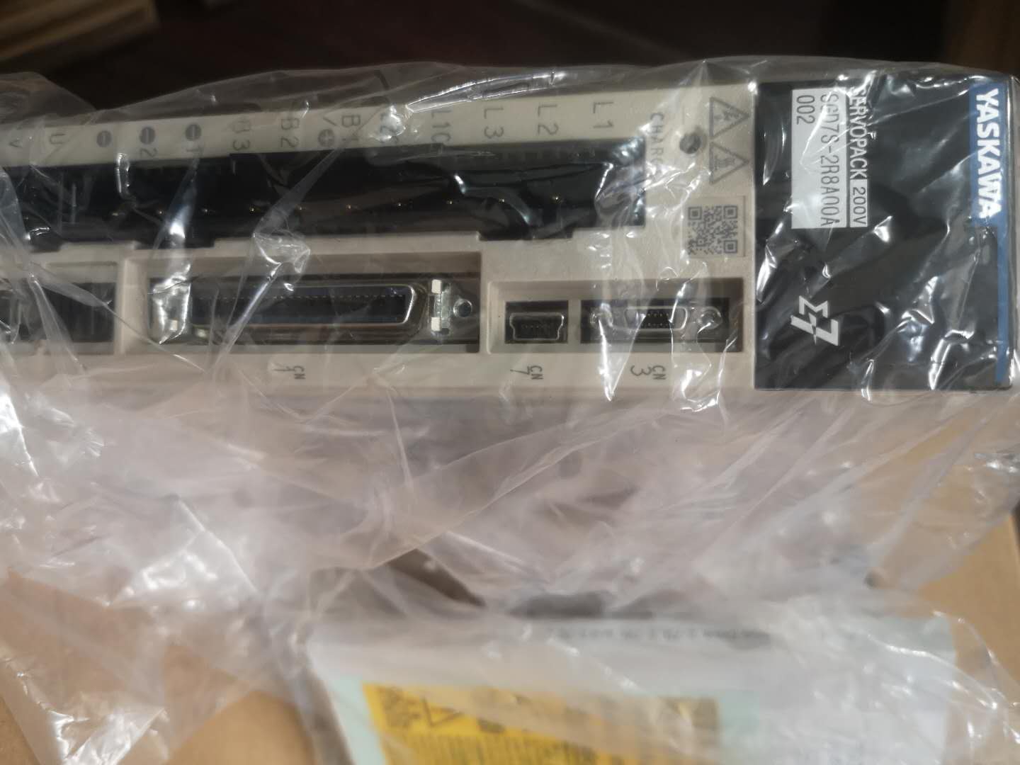 SGD7S-1R6A00A/SGD7S-1R6A10A 야스카와 드라이브는 재고가 있으며 무료 배송됩니다. 문의 환영합니다. 제품 이미지