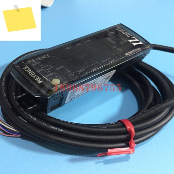 KEYENCE IL-1000 CMOS 레이저 변위 센서 증폭기 제품 이미지
