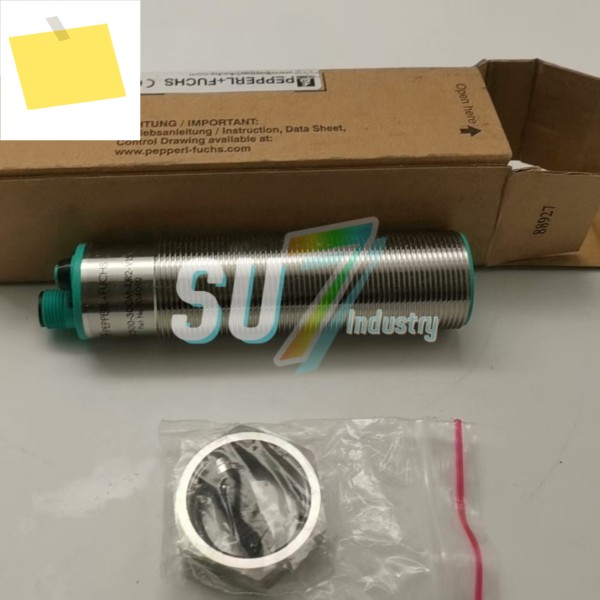 초음파 센서 창고에 새로 입고됨 UC4000-30GM-IUR2-V15 제품 이미지