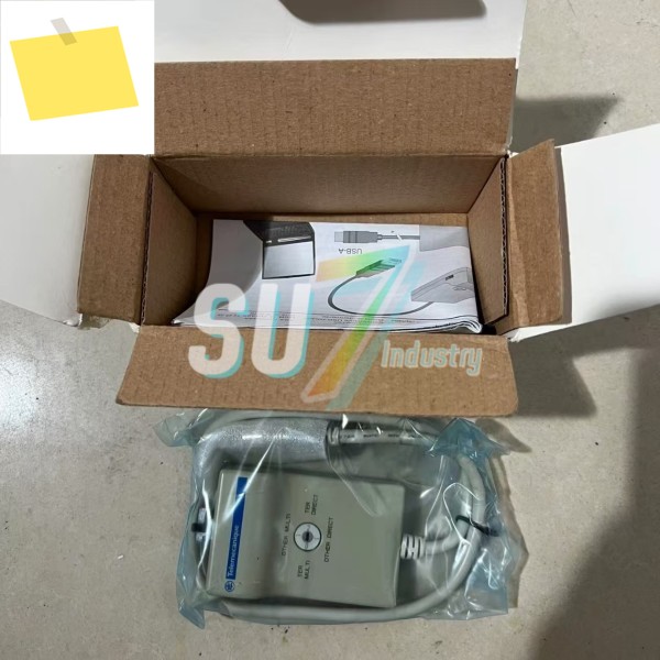 TSXCUSB485 USB 프로그래밍 케이블 세트 창고에 새 제품 제품 이미지