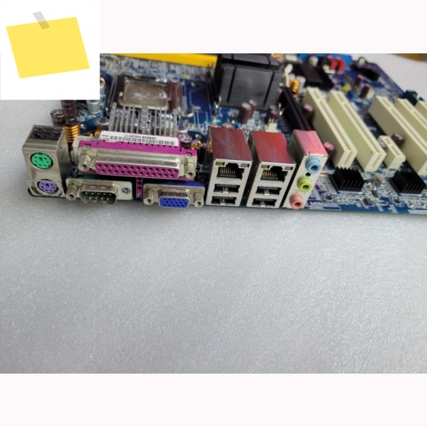 산업용 마더보드는 Advantech AIMB-763 듀얼 네트워크 카드 DDR2 775 4채널을 지원합니다. 제품 이미지