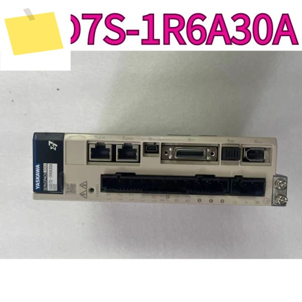 중고 SGD7S-1R6A30A 세븐 시리즈 200W 서보 드라이버 테스트 OK 제품 이미지