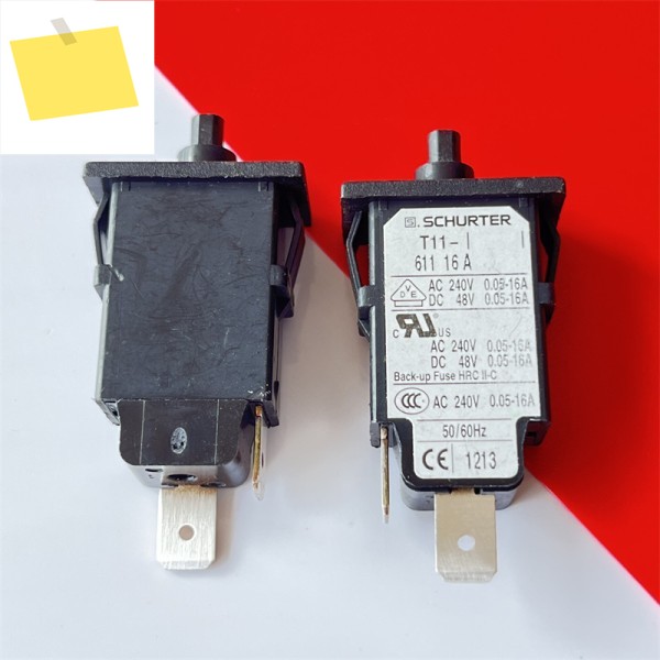 1PCS T11-611-16A 수입 회로 차단기 스위치 16A 보호 제품 이미지