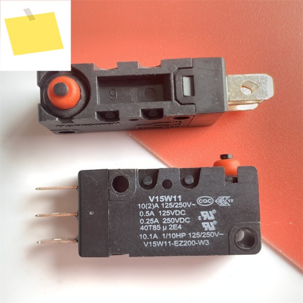 1PCS V15W11-EZ200-W3 수입 NEWS 마이크로 스위치 제품 이미지