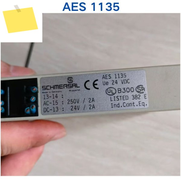 중고 테스트 OK SCHMERSAL 릴레이 AES 1135 제품 이미지
