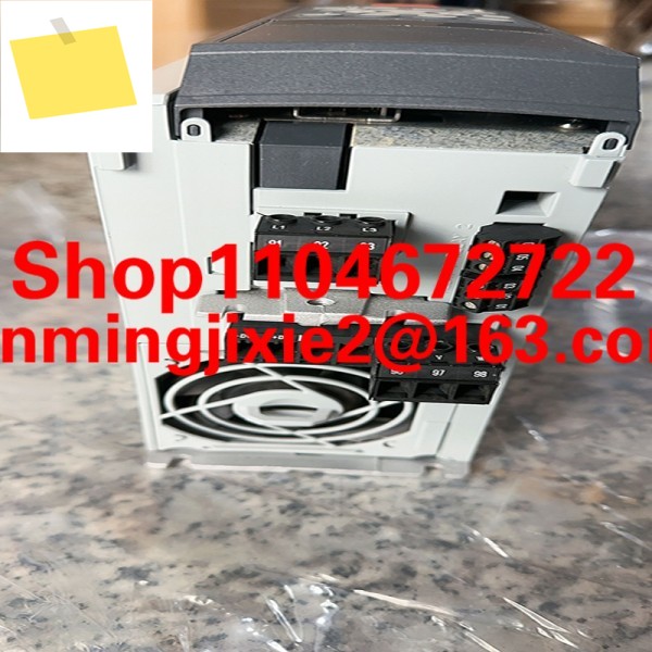 E82EV251-2C 새제품 주파수 변환기 공급 제품 이미지