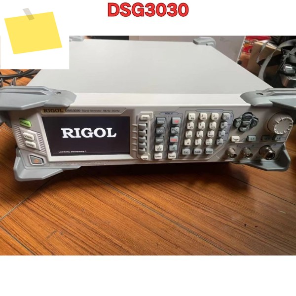 중고 Puyuan DSG3030 3Ghz 신호 발생기는 완전히 기능합니다. 2025년 제품 이미지