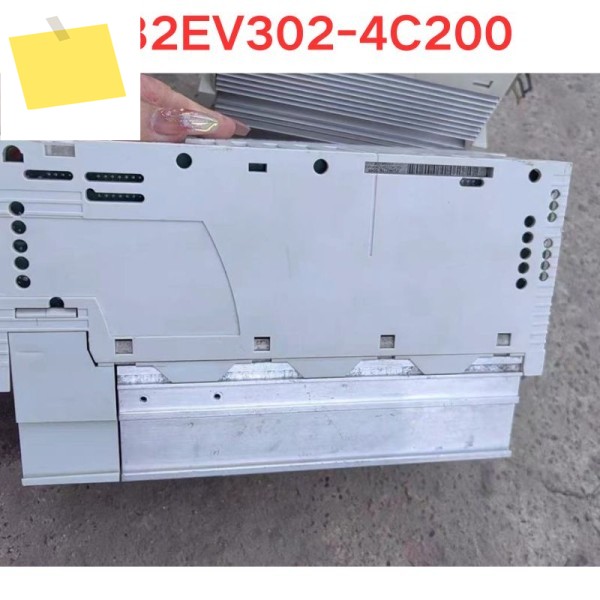 중고 E82EV302-4C200 인버터 기능 테스트 OK 제품 이미지