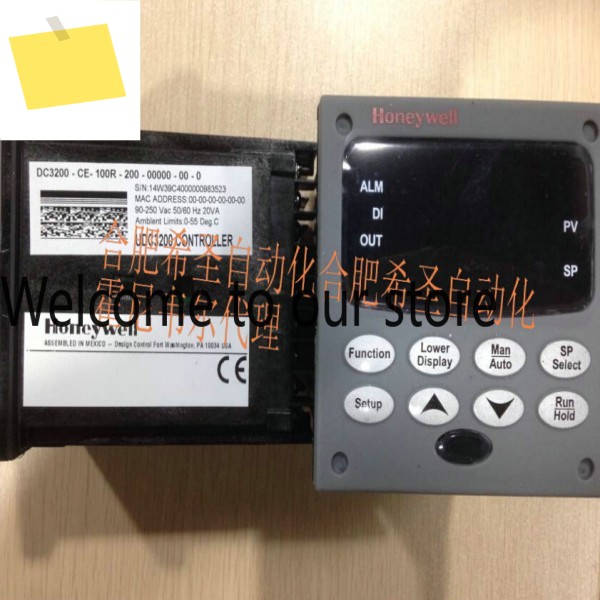 하니웰 온도조절기 DC3200-CE-100R-200-00000-00-0 제품 이미지