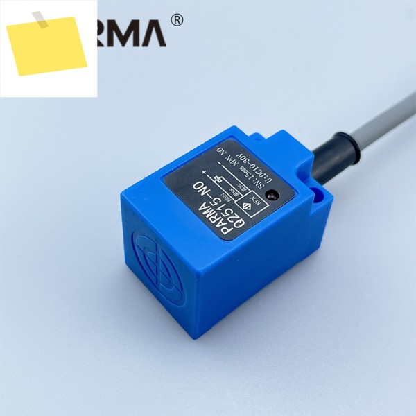 PARMA Q25 유도형 근접 센서 NPN 10-30VDC 3선 IP67 감지 거리 5mm 사각 금속 스위치2m 케이블 포함 제품 이미지