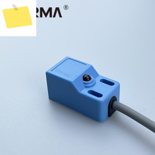 PARMA 센서 Q18 시리즈 사각 유도 근접 스위치 프리미엄 타입 감지 거리 5mm IP67 10-30VDC 3선식 NPN 제품 이미지