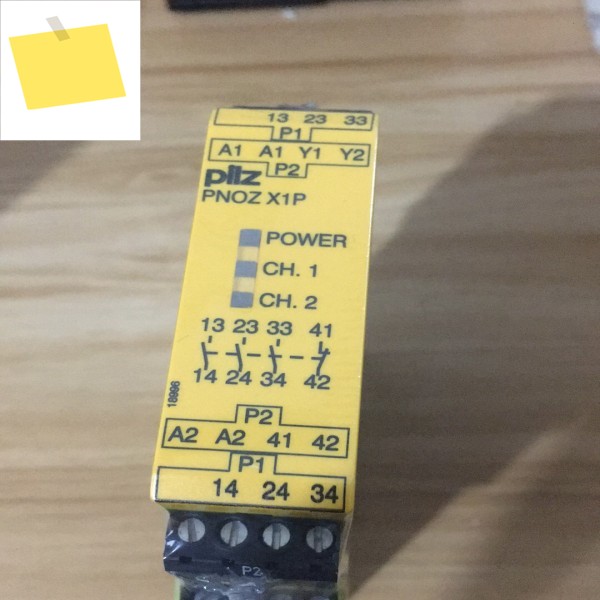 PILZ 안전 릴레이, PNOZ X1P 24VDC, 3no 1nc, 777100 제품 이미지