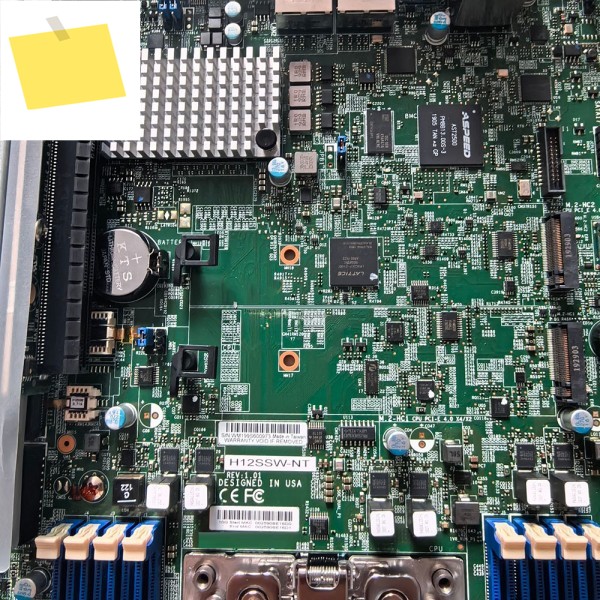 H12SSW-NT 서버 메인보드 U.2 PCIE4.0은 AMD70027003 CPU를 지원합니다. 제품 이미지