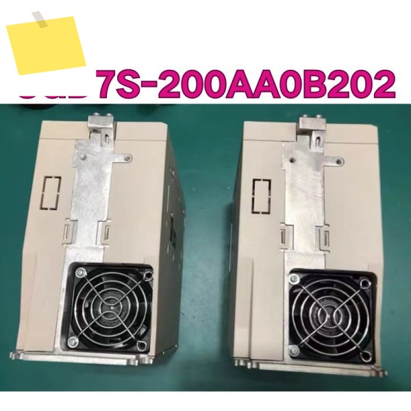중고 3KW 서보 드라이버 SGD7S-200AA0B202 테스트 완료 OK 및 기능 손상 없음 제품 이미지