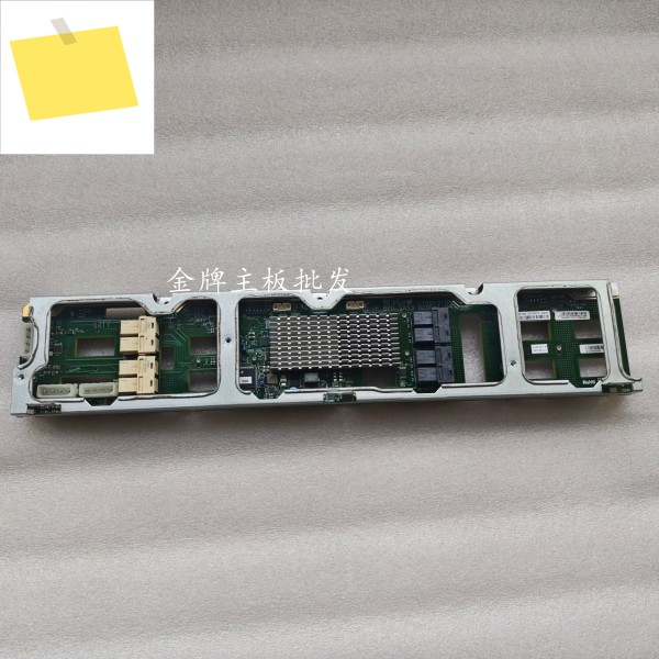 BPN-SAS3-826EL1-N4 65012 베이 3.5인치 12G 백플레인 제품 이미지