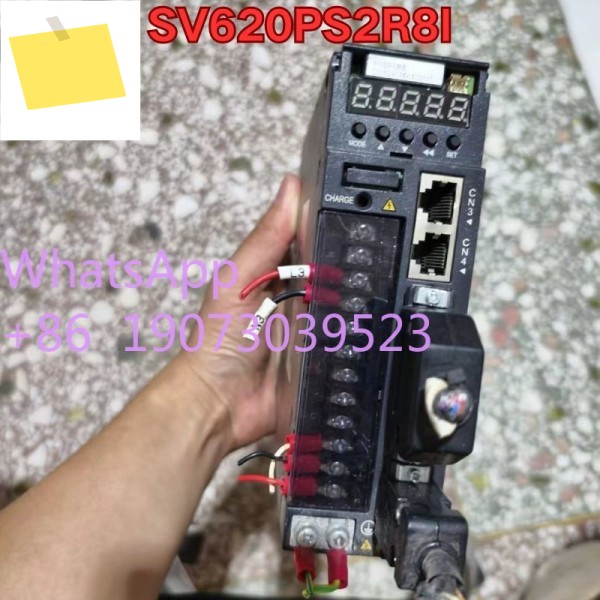 상태의 중고 SV620PS2R8I 서보 드라이브 제품 이미지