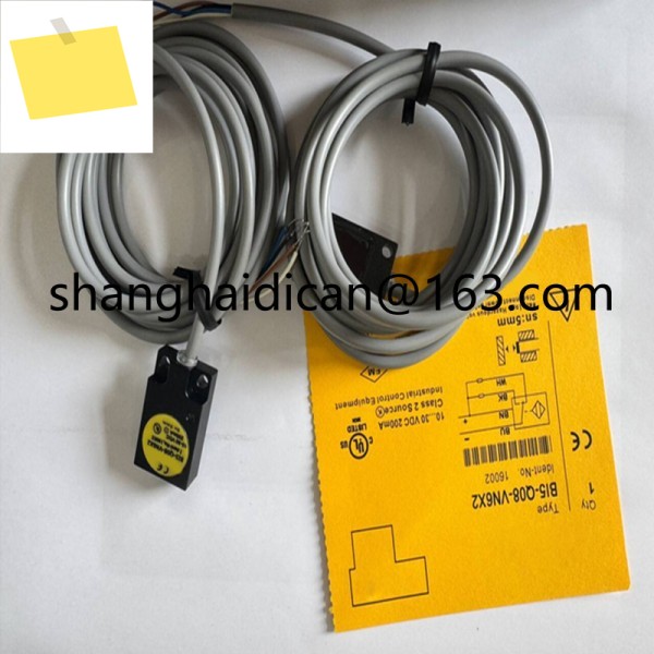 RU100U-M18M-AP8X2-H1151 초음파 센서 실사 제품 이미지