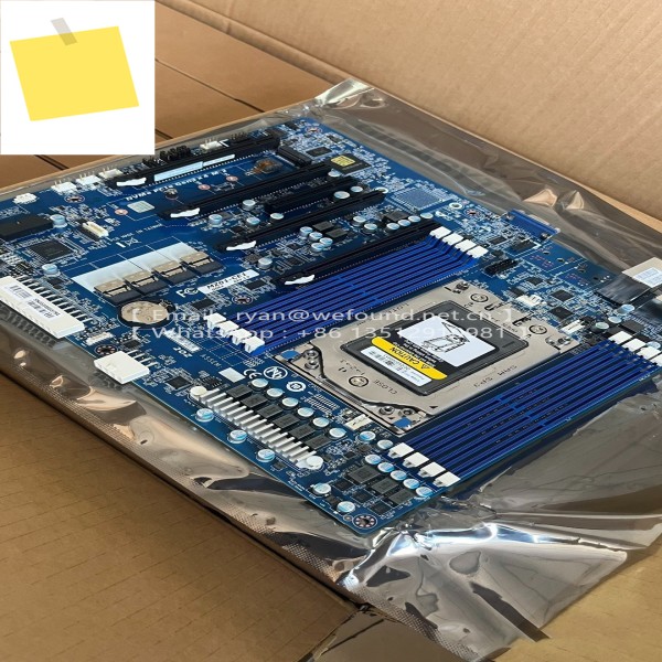 MZ01- CE1 Rev.2.0 3.0, 단일 EPYC 70027001 시리즈 프로세서, I210-AT를 통한 1Gbs LAN 포트, SlimSAS 제품 이미지