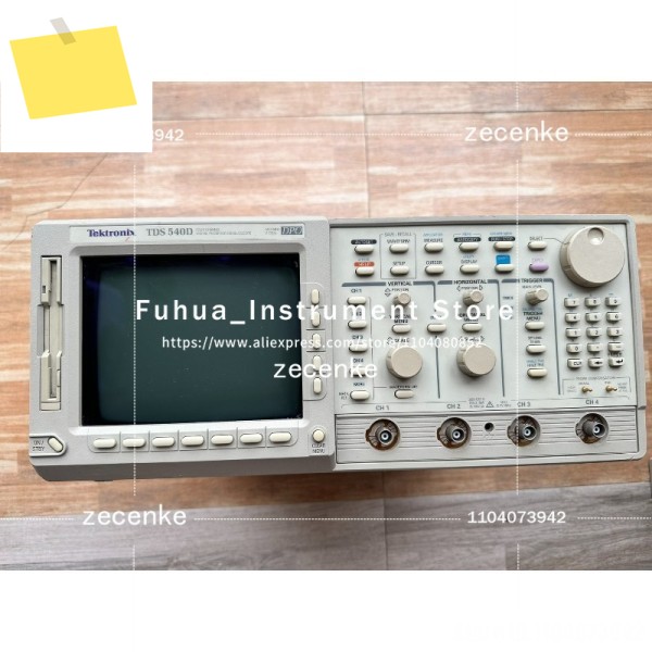 Tektronix TDS540D 500MHz 대역폭 2GSs 샘플링 속도 4채널 디지털 오실로스코프 중고 제품 이미지