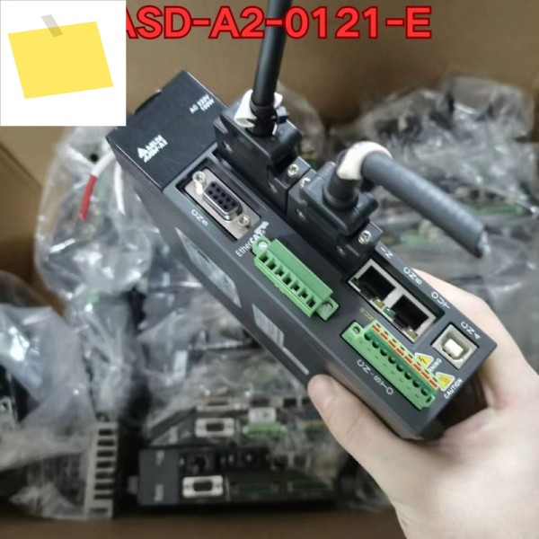 중고 ASD-A2-0121-E 서보 드라이브, 작동 상태 양호. 2025년 7월 . 제품 이미지