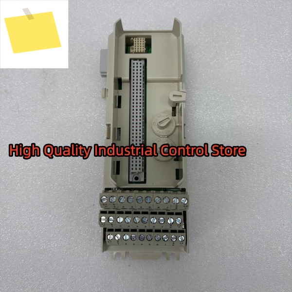 PLC 모듈 새 제품 박스 포장 3BSE013230R1 TU810V1 DO880V 제품 이미지